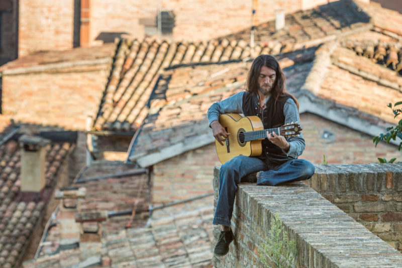 Estas Tonne