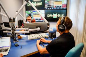 Urmas-Soorumaa-Sky-Plus-Hommikuprogrammis-Foto-GoodNews-Evelin-Kruus-050-Alari-Kivisaar-ja-Urmas-Soorumaa